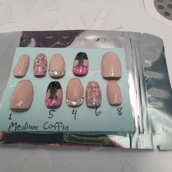 Acrylic press on made by me. - Picture 3 of 4